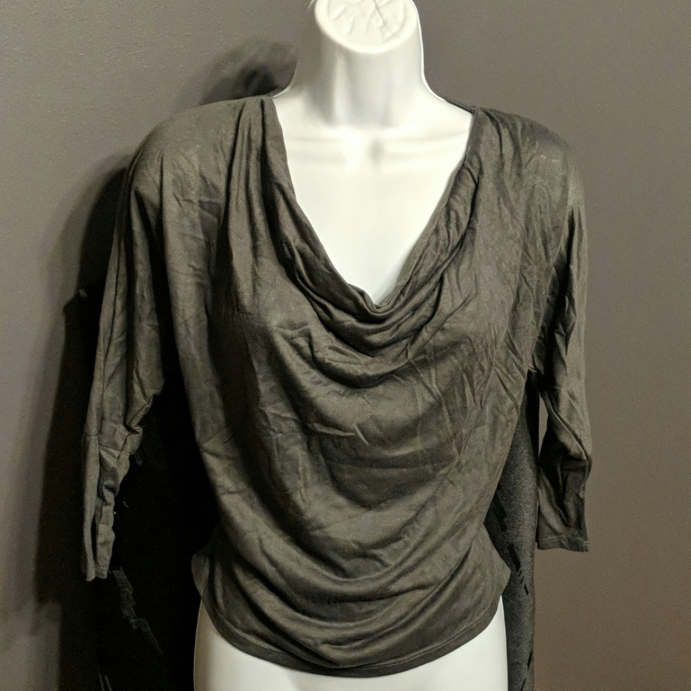 Damask three quarter sleeve grey top